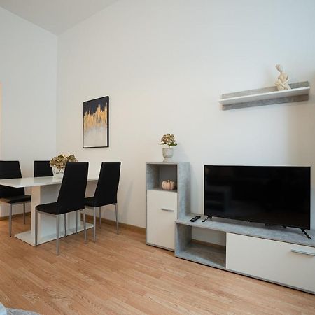 Apartment In The Central Area. 5 Minute'S Walk To The Danube. Viena Exterior foto